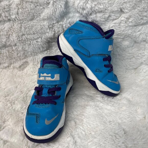 Nike Soldier Kids Snickers Sz 9C - Picture 4 of 8